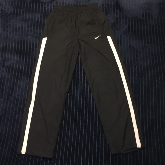 Nike sweatpants adjustable and breathable - Picture 1 of 5